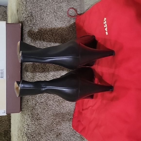 Vintage Authentic Bally Leather Bootie - Picture 3 of 10